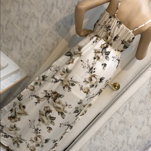 IVORY FLORAL MAXI DRESS - Picture 4 of 6